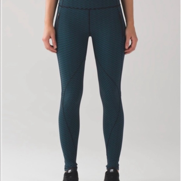 Lululemon Size 4 Run It Out Tight Leggings - Picture 3 of 8